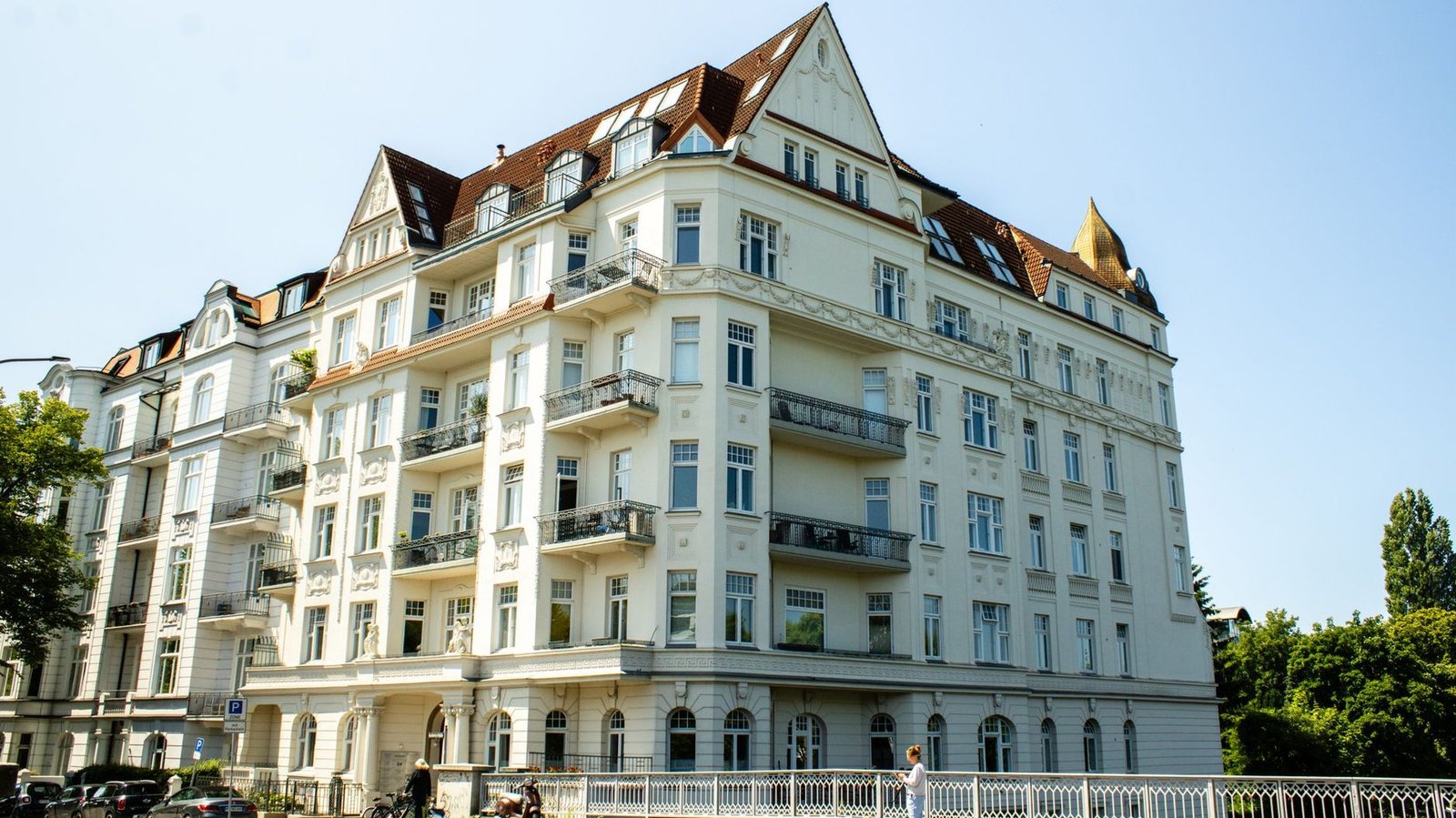 Wertermittlung für Mehrfamilienhäuser in Hamburg-Harburg: Diese Faktoren bestimmen den Verkaufspreis